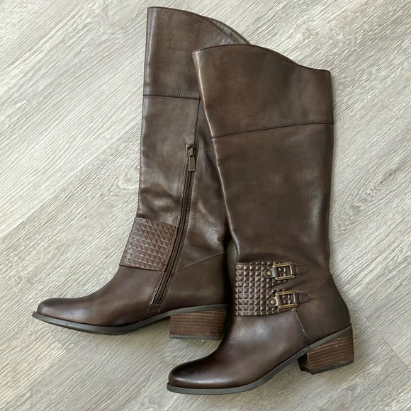 Vince Camuto Brown Leather Long Boots Women’s Size 8 Low Heel Riding Gold Buckle - Picture 1 of 15